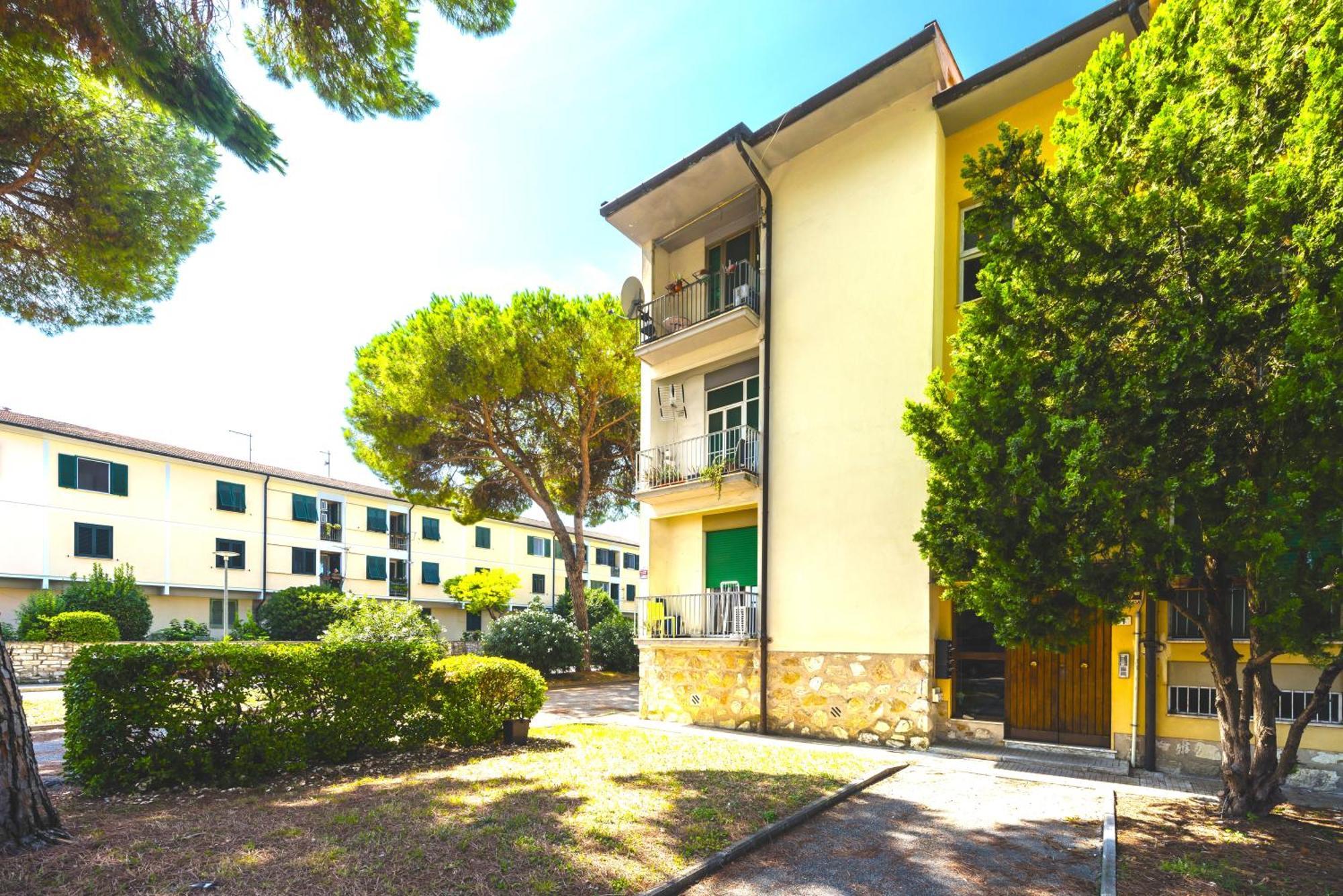 Hostly-Ai Due Passi Apartment 피사 외부 사진